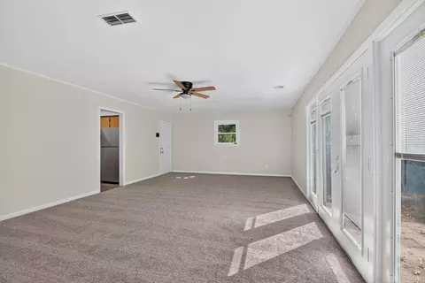 Living - 103 Pine Cir, Benton, AR 72015 photo 2 of 3