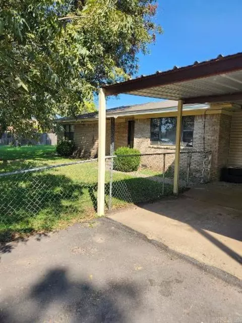 7000 Fourche Dm # B, Little Rock, AR 72206