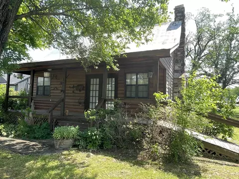 Exterior - 647 Ash Flat Dr, Ash Flat, AR 72513 photo 6 of 7