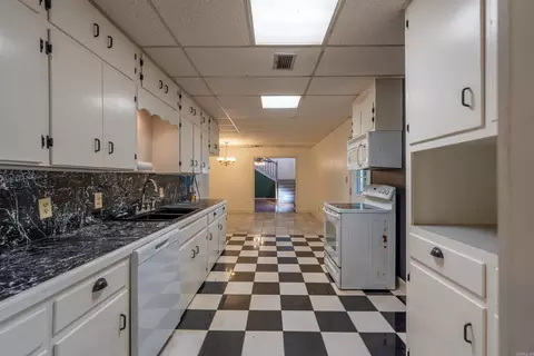 Kitchen - 27 Acklin Gap Rd, Conway, AR 72032 photo 1 of 3