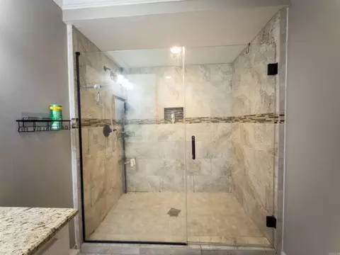 Bath - 102 Brungardt Dr, Cabot, AR 72023 photo 4 of 8