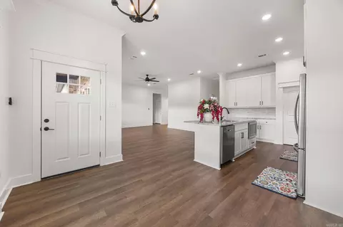 Entry Way - 125 Michael Dr, Beebe, AR 72012 photo 3 of 3