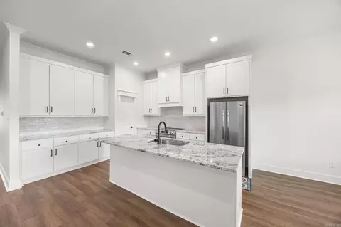 Kitchen - 125 Michael Dr, Beebe, AR 72012 photo 2 of 3