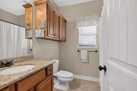Bath - 126 Madrid Dr, Benton, AR 72015 photo 2 of 2
