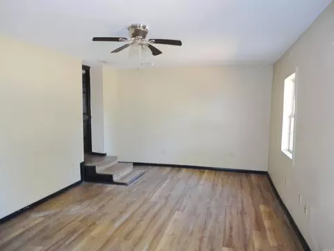 Living - 1007 S Holly St, Pine Bluff, AR 71603 photo 2 of 2