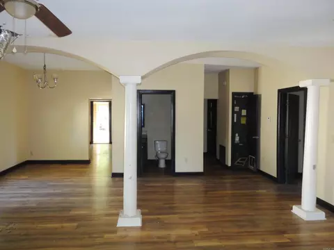 Living - 1007 S Holly St, Pine Bluff, AR 71603 photo 1 of 2