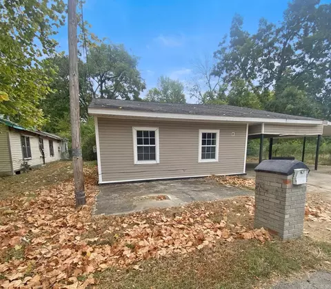 Exterior - 1007 S Holly St, Pine Bluff, AR 71603 photo 5 of 8