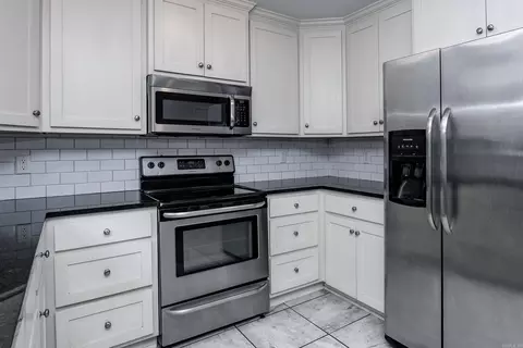 Kitchen - 38 Chalet St, Cabot, AR 72023 photo 3 of 4