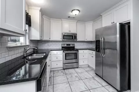 Kitchen - 38 Chalet St, Cabot, AR 72023 photo 2 of 4