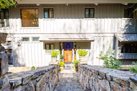 7 Rivers Edge Dr, Little Rock, AR 72227