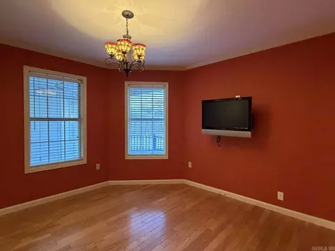 Living - 121 Cypress Dr, Trumann, AR 72472 photo 3 of 3