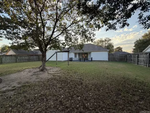 Exterior - 121 Cypress Dr, Trumann, AR 72472 photo 4 of 7