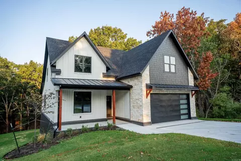 2453 N Double Springs Rd, Fayetteville, AR 72704