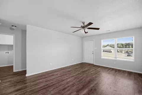 Living - 6057 Orange Valley Cv, Alexander, AR 72002 photo 3 of 3