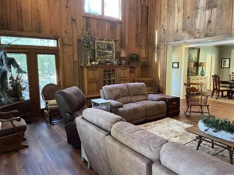 Living - 190 Peregrine, Pine Bluff, AR 71603 photo 3 of 4