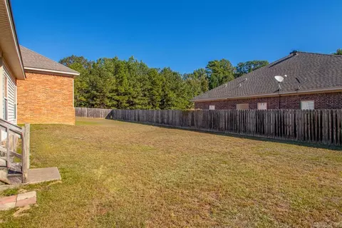 Exterior - 3208 Drake Dr, Benton, AR 72019 photo 9 of 9