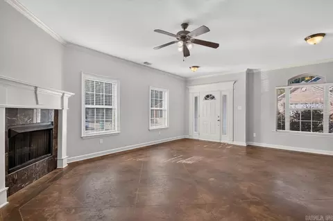 Living - 3208 Drake Dr, Benton, AR 72019 photo 3 of 4