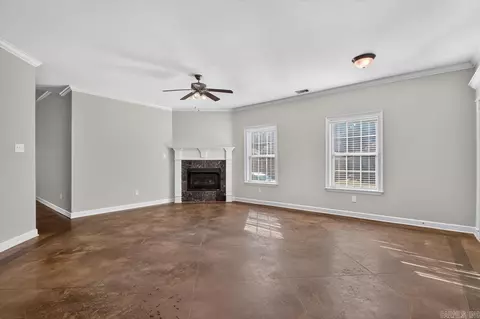 Living - 3208 Drake Dr, Benton, AR 72019 photo 4 of 4