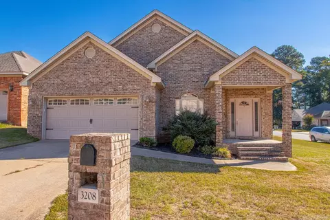 Exterior - 3208 Drake Dr, Benton, AR 72019 photo 2 of 9