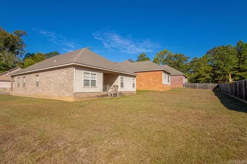Exterior - 3208 Drake Dr, Benton, AR 72019 photo 8 of 9