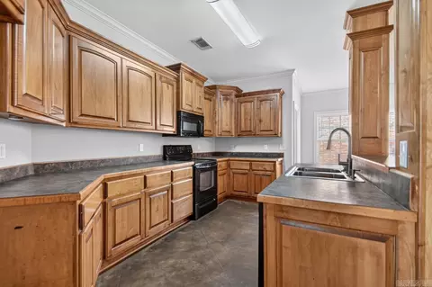 Kitchen - 3208 Drake Dr, Benton, AR 72019 photo 1 of 1