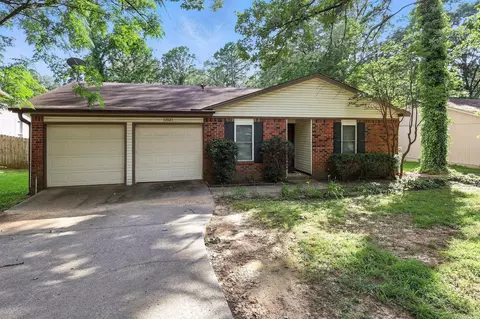 12621 Valleywood Dr, Little Rock, AR 72211