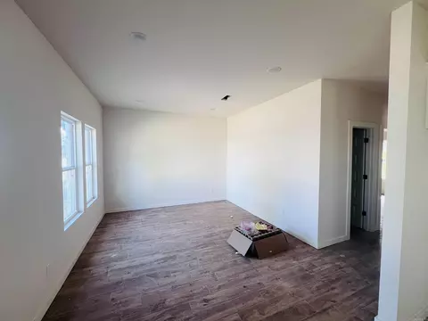 Living - 905 W Myrtle St, Cabot, AR 72023 photo 1 of 2