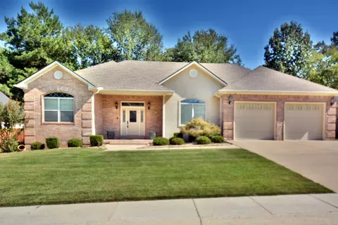 122 St Martinique Way, Hot Springs, AR 71913