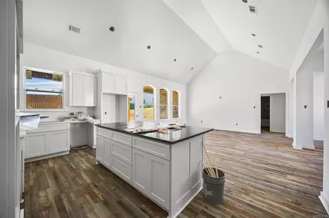 Entry Way - 115 Michael, Beebe, AR 72012 photo 2 of 5