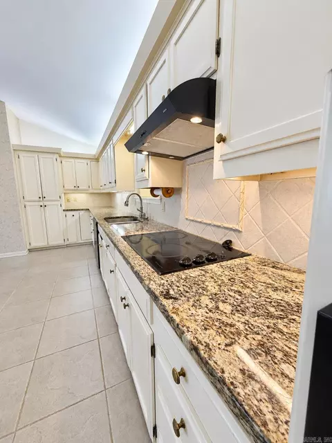 Kitchen - 2823 Riverside, Pine Bluff, AR 71602 photo 2 of 2