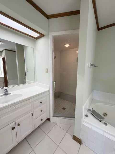 Bath - 2823 Riverside, Pine Bluff, AR 71602 photo 2 of 3