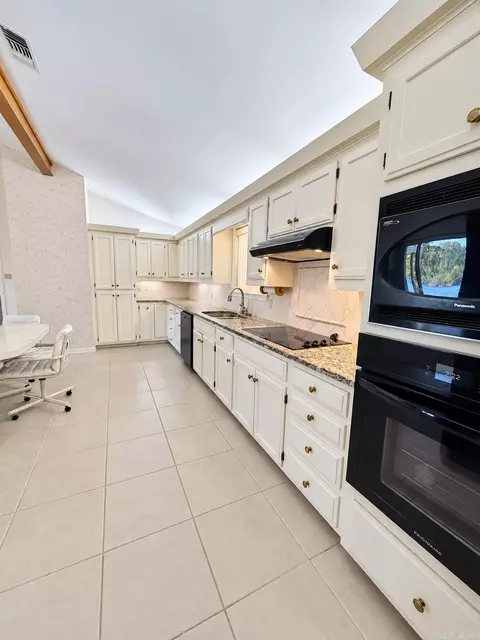 Kitchen - 2823 Riverside, Pine Bluff, AR 71602 photo 1 of 2