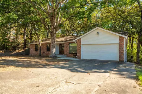 102 Southgate St, Hot Springs, AR 71913