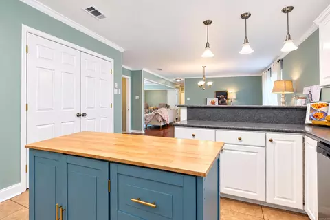 Kitchen - 39 Arcadia Cir, Bryant, AR 72022 photo 5 of 5