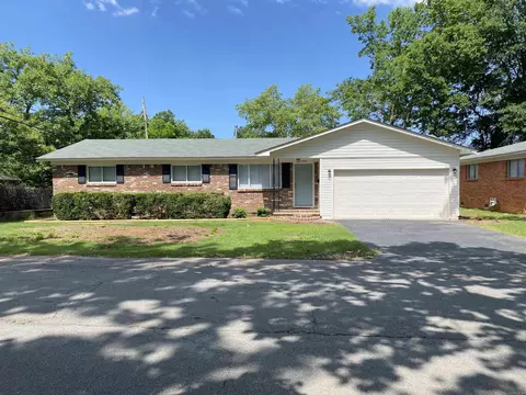 224 Sunnymeade Dr, Little Rock, AR 72205