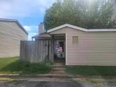 1 Shelby Dr #401, Sherwood, AR 72120