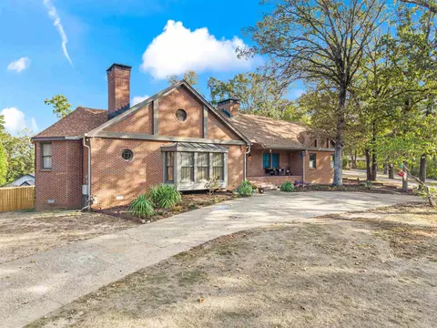 301 Belllaire Dr, Hot Springs, AR 71901