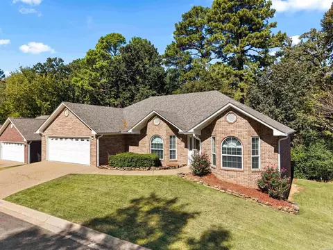 138 Southpark Pl, Hot Springs, AR 71913