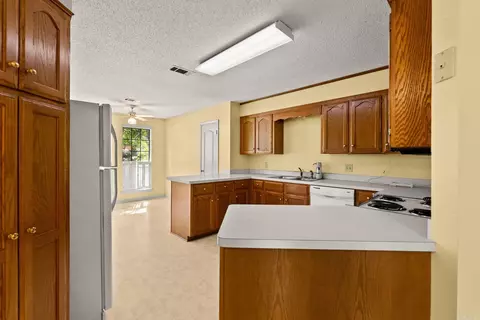 Kitchen - 2817 Bruce St, Conway, AR 72034 photo 1 of 4