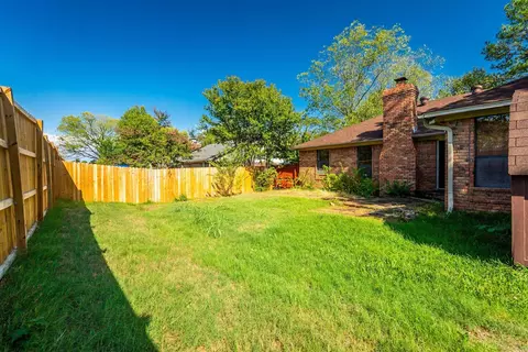 Exterior - 2817 Bruce St, Conway, AR 72034 photo 3 of 4