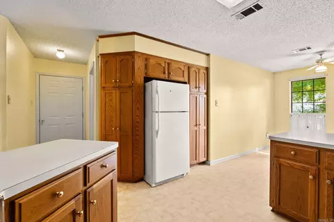 Kitchen - 2817 Bruce St, Conway, AR 72034 photo 4 of 4