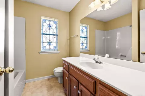 Bath - 2817 Bruce St, Conway, AR 72034 photo 3 of 3