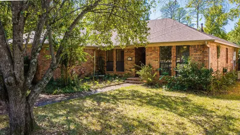Exterior - 2817 Bruce St, Conway, AR 72034 photo 1 of 4