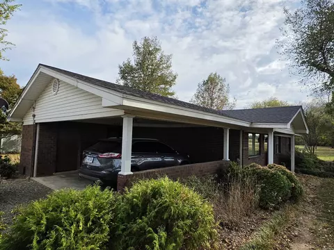 Exterior - 1708 N Highway 33, Augusta, AR 72006 photo 4 of 14