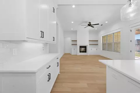 Living - 7053 Star Dust Ln, Benton, AR 72019 photo 1 of 6