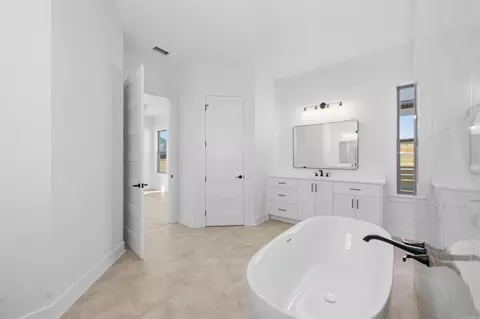 Entry Way - 7053 Star Dust Ln, Benton, AR 72019 photo 4 of 8
