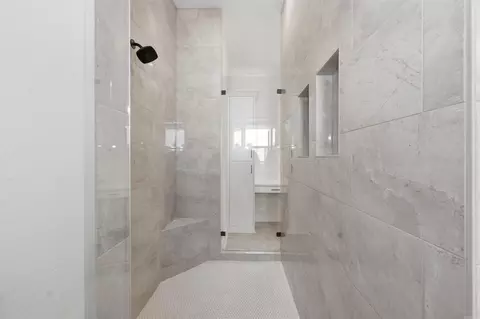 Bath - 7053 Star Dust Ln, Benton, AR 72019 photo 5 of 9