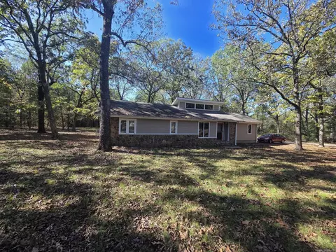 106 Woodland Dr, Searcy, AR 72143