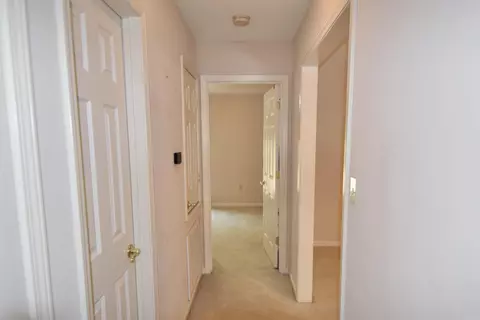 Entry Way - 1708 Riverview Dr, Malvern, AR 72104 photo 2 of 2