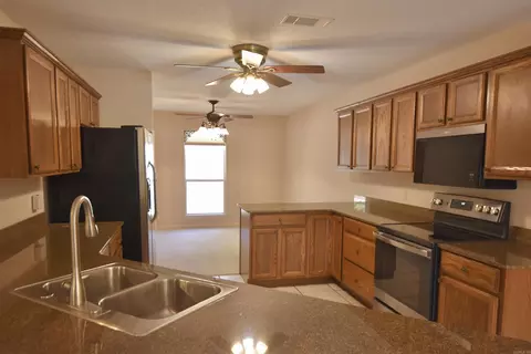 Kitchen - 1708 Riverview Dr, Malvern, AR 72104 photo 1 of 4